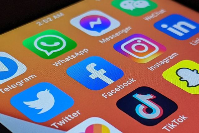 Estas son las aplicaciones que más drenan tu celular cada mes