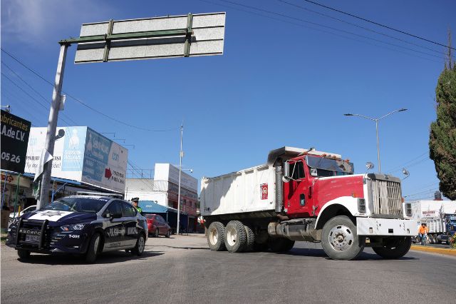 Campesinos bloquean oficinas de Conagua en Puebla por Ley General de Aguas