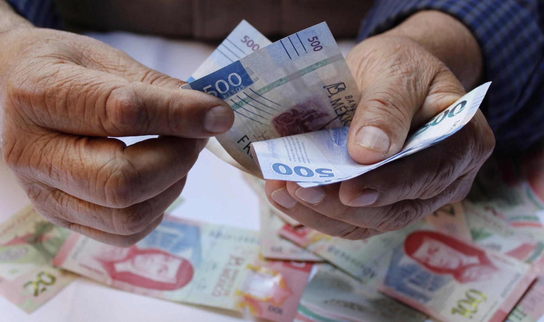 Gobierno de Puebla cerrará 2025 con ahorro de 520 mdp por licitaciones de obras 