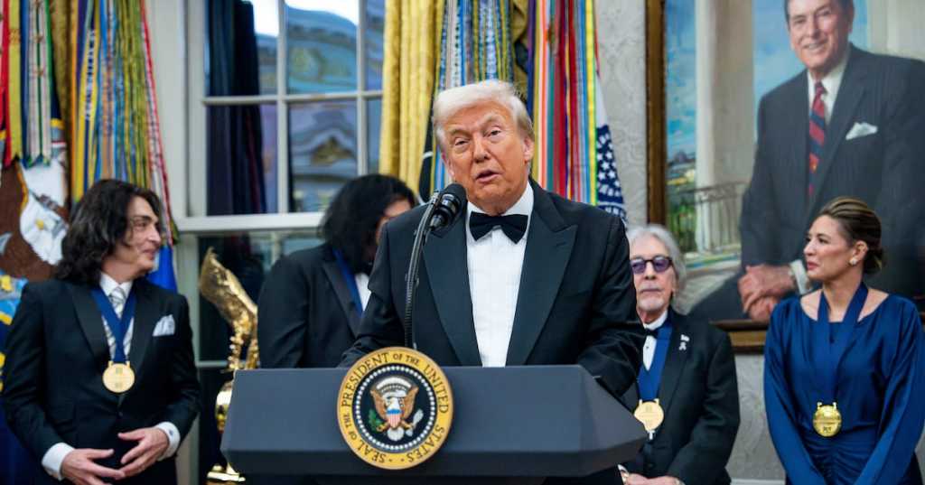 Amenaza la Doctrina Donroe