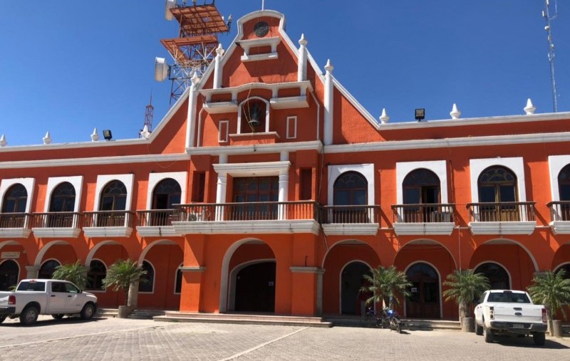 Pobladores de Ajalpan intentaron linchar a un supuesto vendedor de libros 