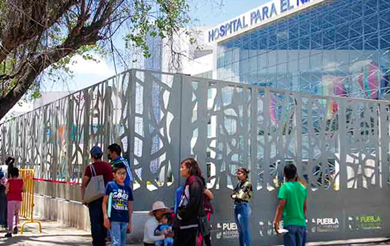 Gobierno asumirá costo de albergue y alimentos para familiares del HNP: Armenta 