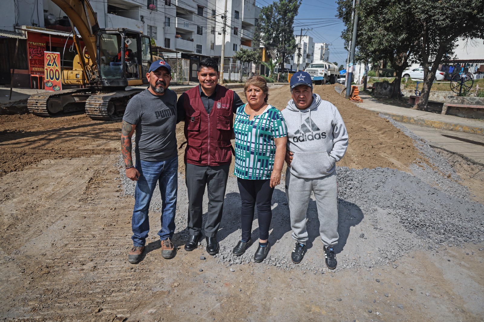 Supervisa Omar Muñoz avance de obra de importante acceso al municipio 