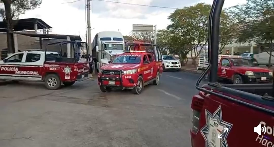 Resulta con lesiones graves al explotarle un neumático en el rostro en Tehuacán