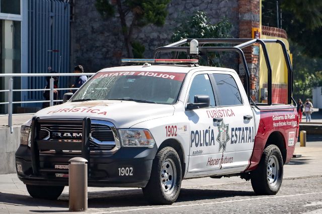Camioneta provoca alarma y es asegurada tras persecución sobre Atlixco-Puebla