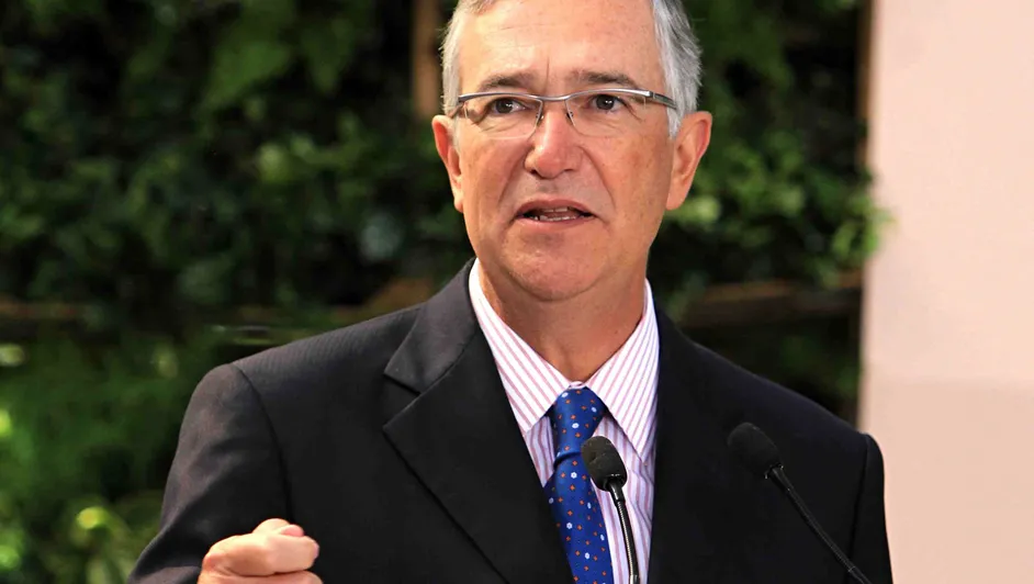 Tribunal ordena reactivar aplicaciones de apuestas de Salinas Pliego bajo investigación por lavado de dinero