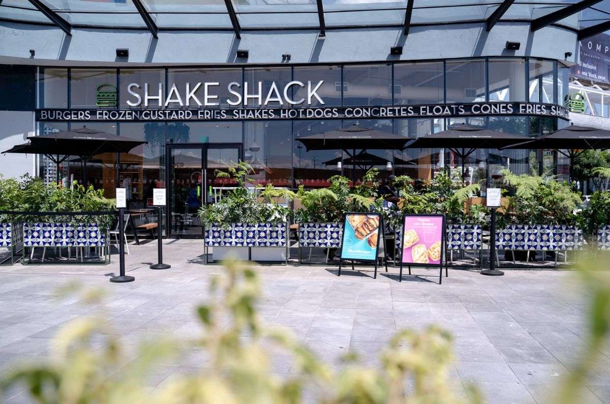 Violento asalto en Shake Shack de San Ángel: encañonan a empleados y roban la venta del día