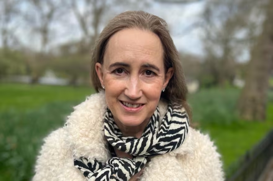 Muere Sophie Kinsella, autora de Loca por las Compras, a los 55 años