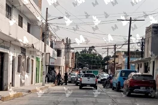 Le disparan a una mujer para robarle su camioneta en Texmelucan