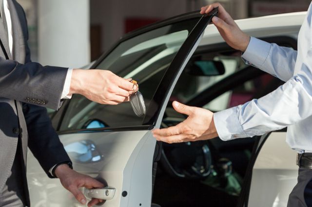 Economía moderada y ventas de autos nuevos suben 1 % en México