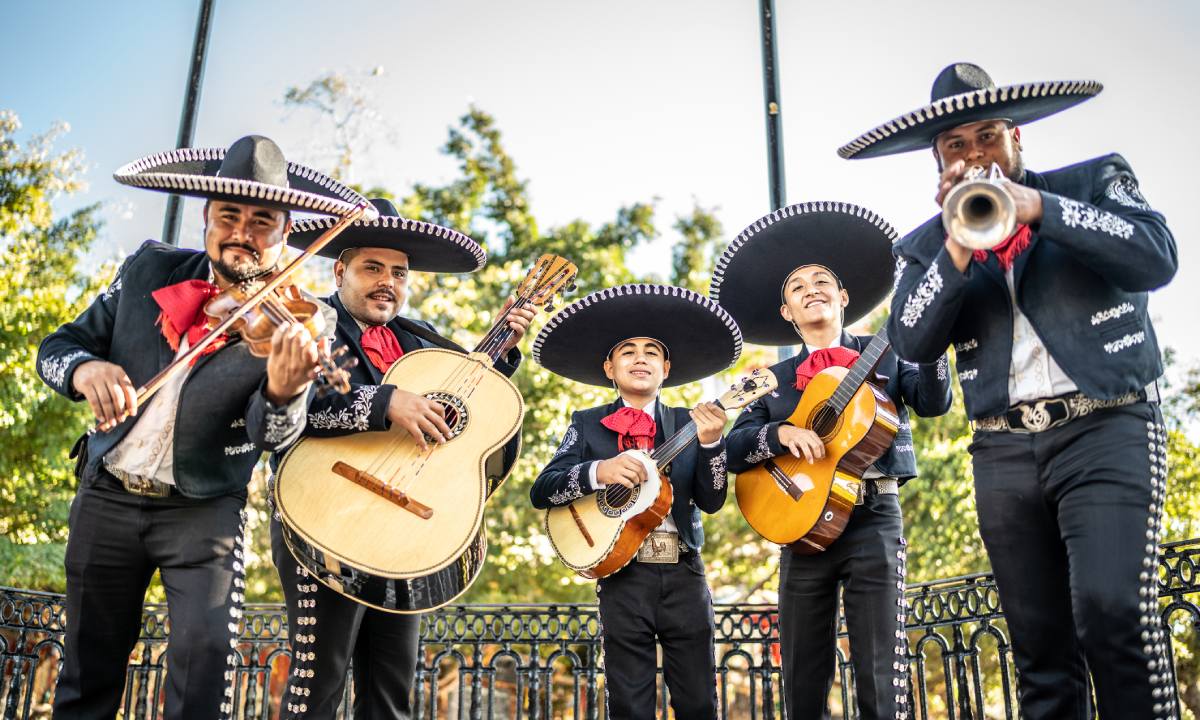 Celebran el Día del Mariachi con gran Gala en el Zócalo de Puebla 