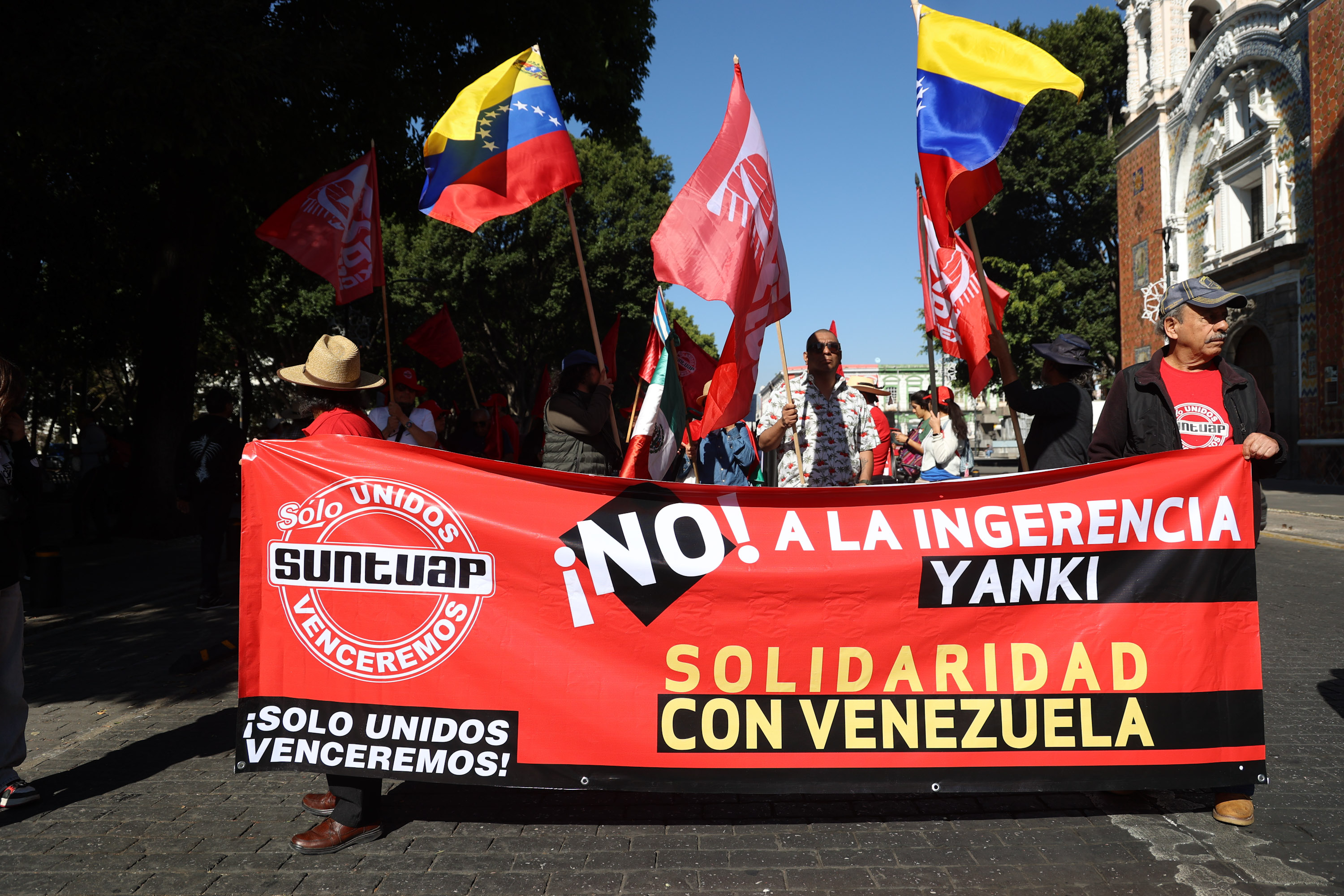 VIDEO Poblanos se vuelven a manifestar a favor de Maduro