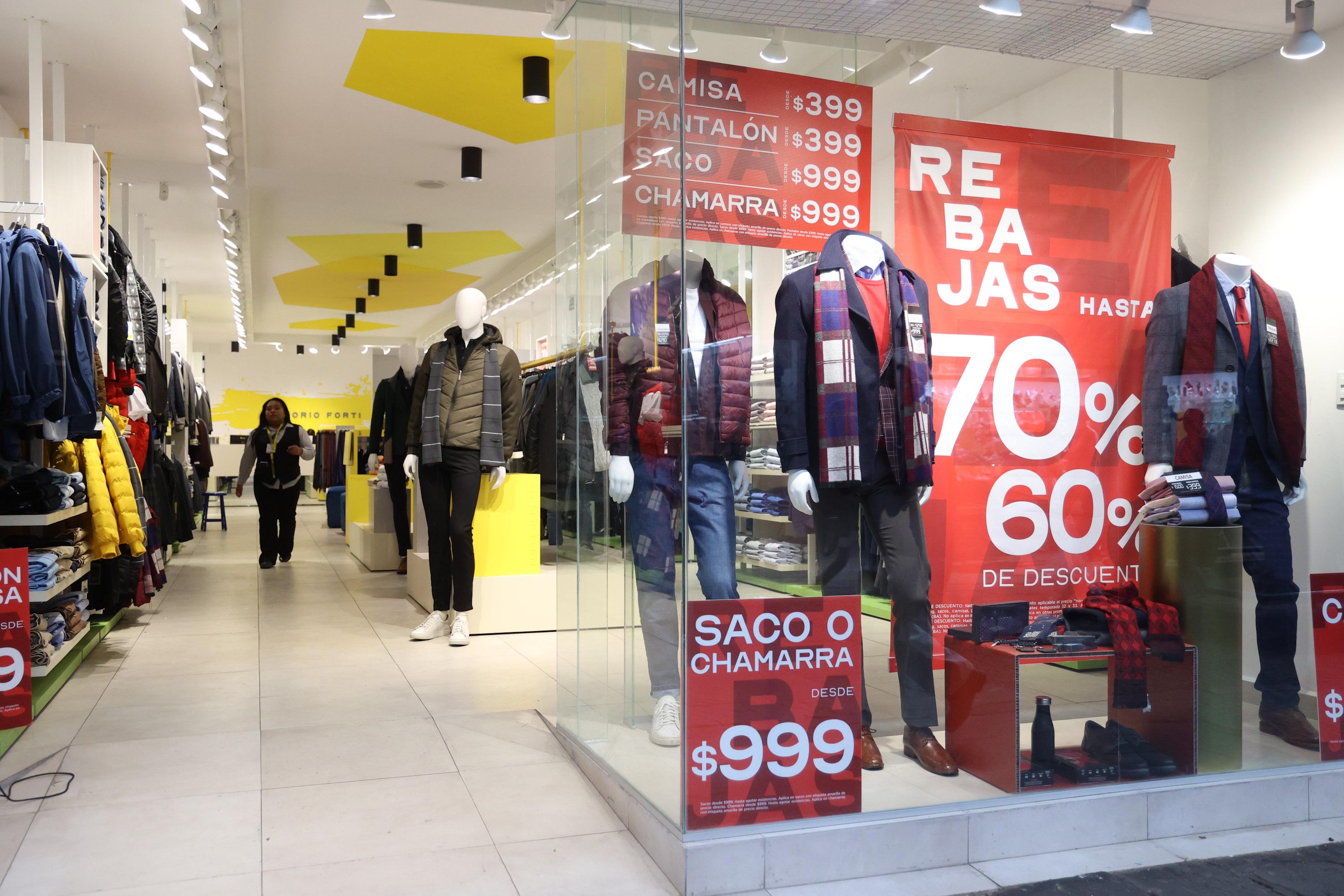 VIDEO Negocios de Puebla aplican promociones para evitar la cuesta de enero