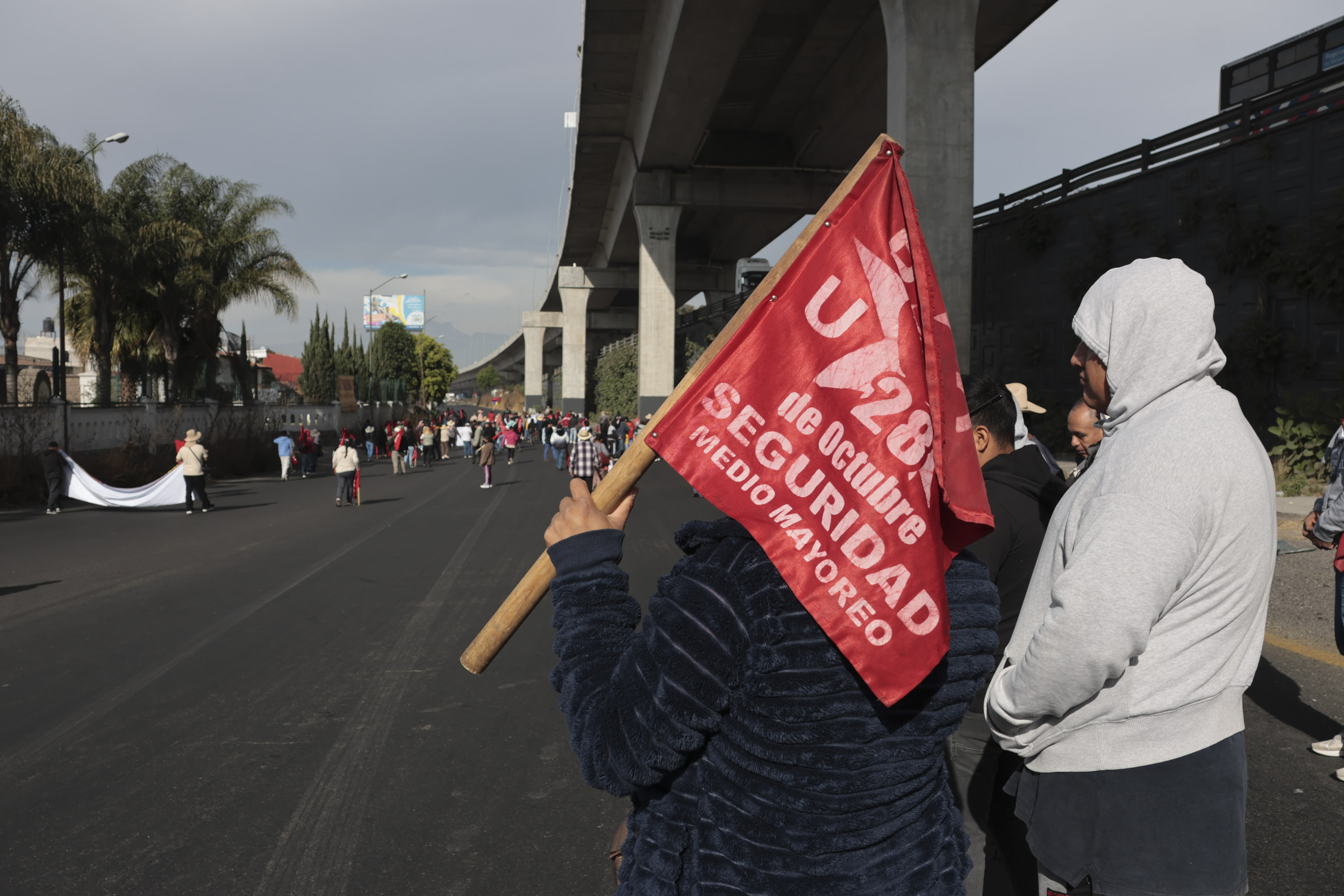 Marcha la 28 de Octubre en la Autopista México-Puebla.