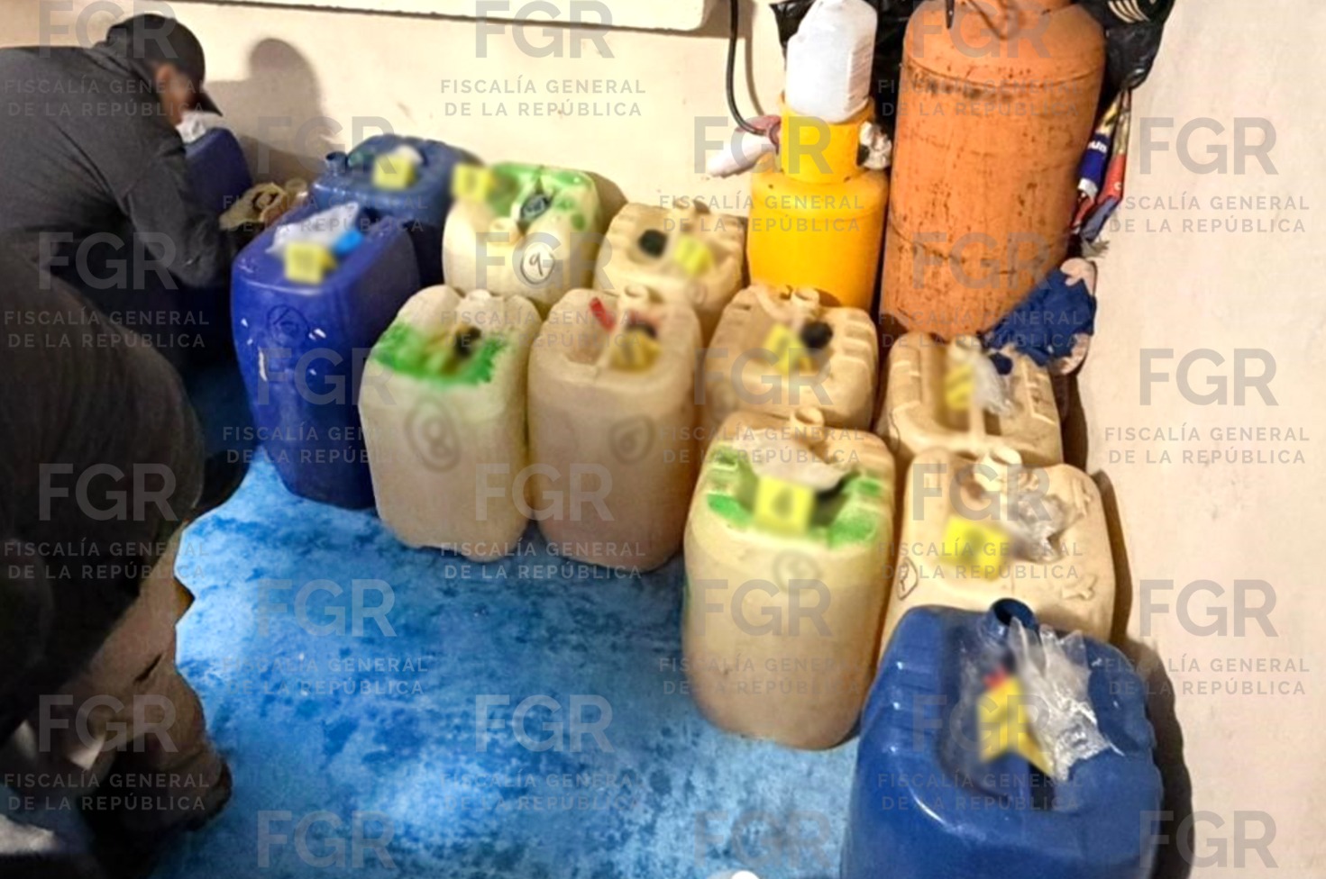 En cateo, FGR asegura 850 litros de hidrocarburo en Hidalgo