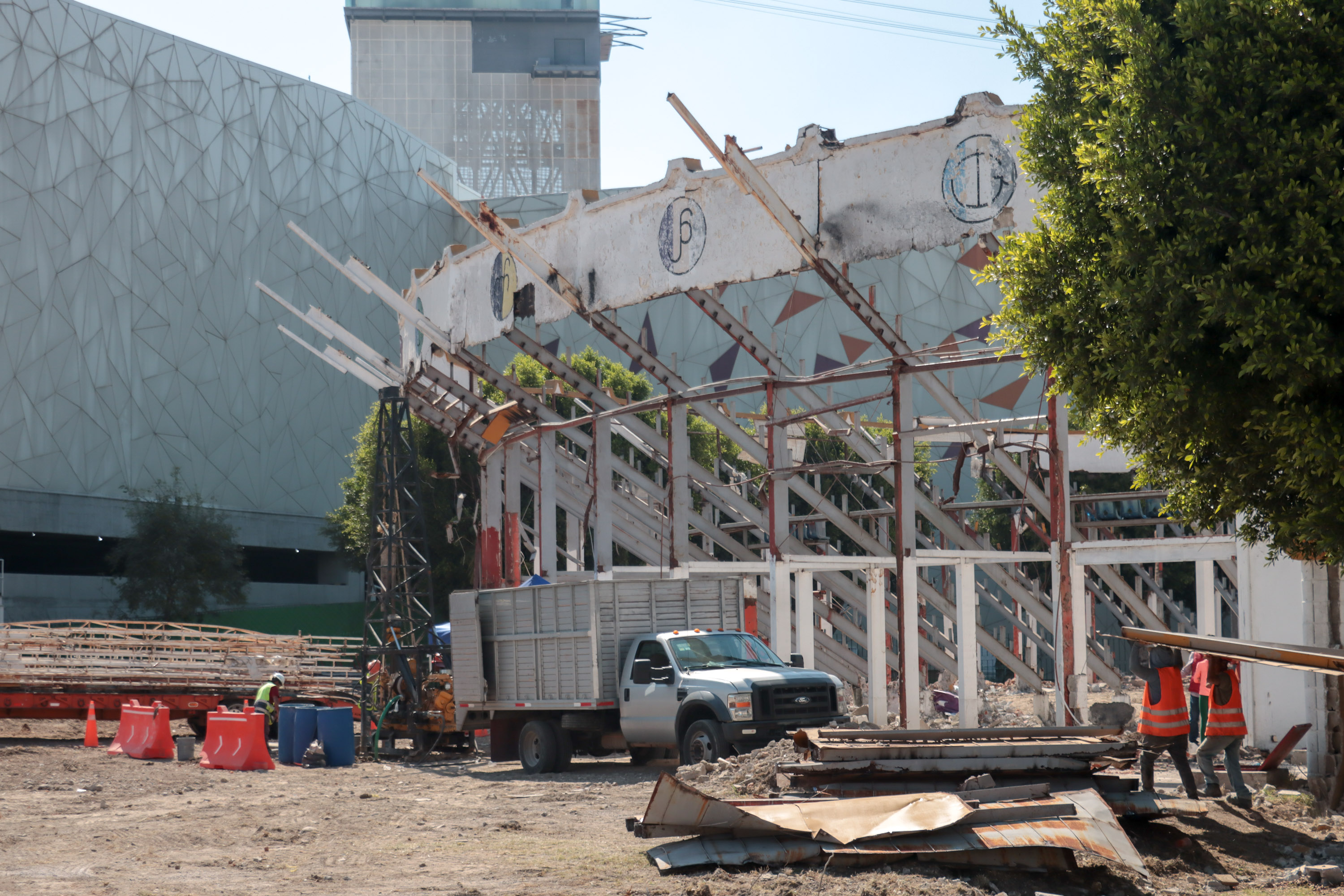 Inicia la demolición de la Plaza de Toros El Relicario en la ciudad de Puebla