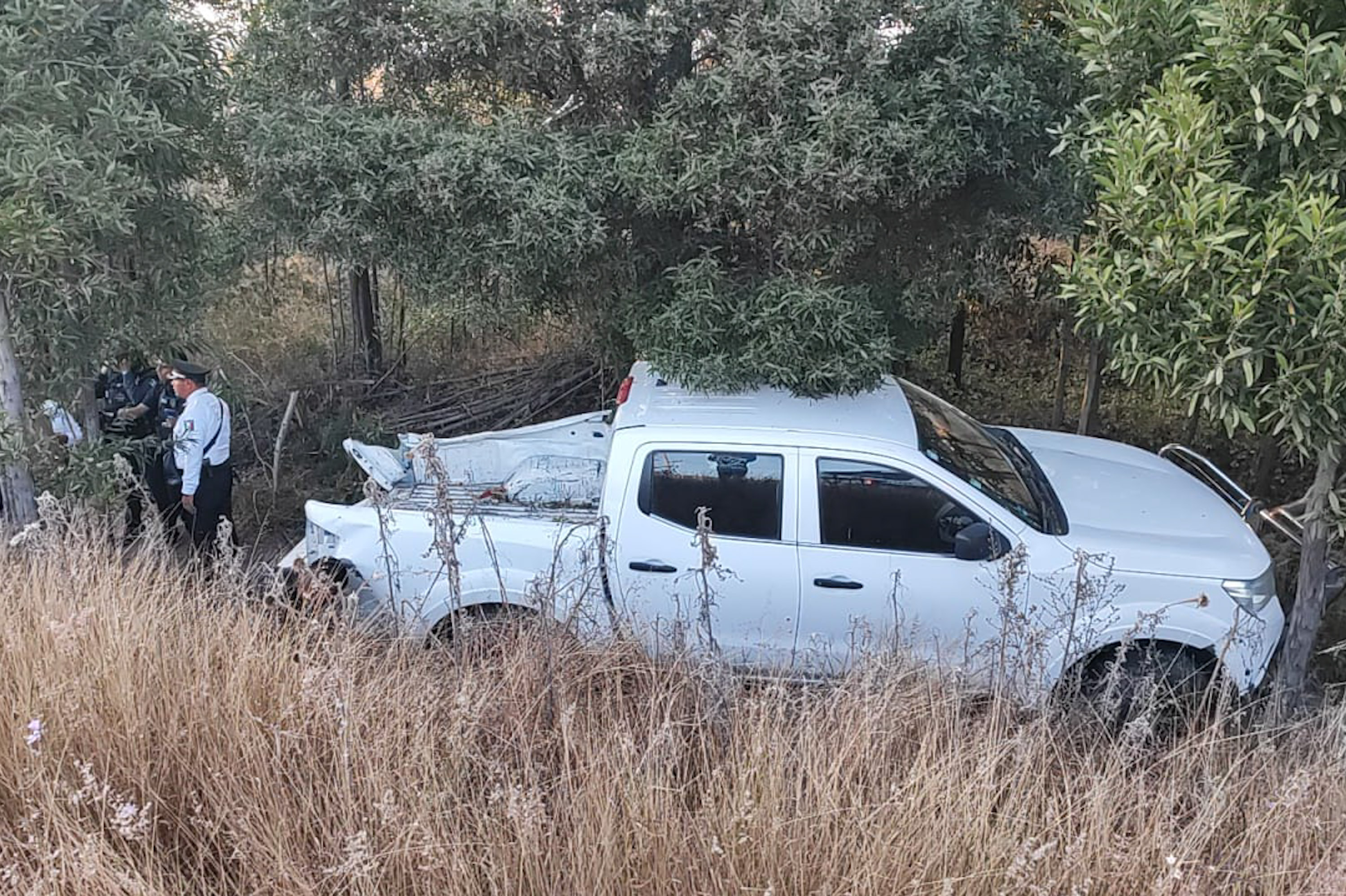 En Periférico Ecológico conductor se sale del camino 