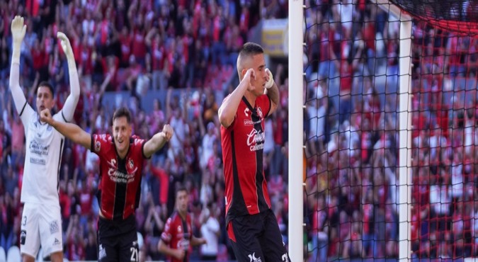 VIDEO Atlas festeja ganando en el Aniversario 66 del Estadio Jalisco
