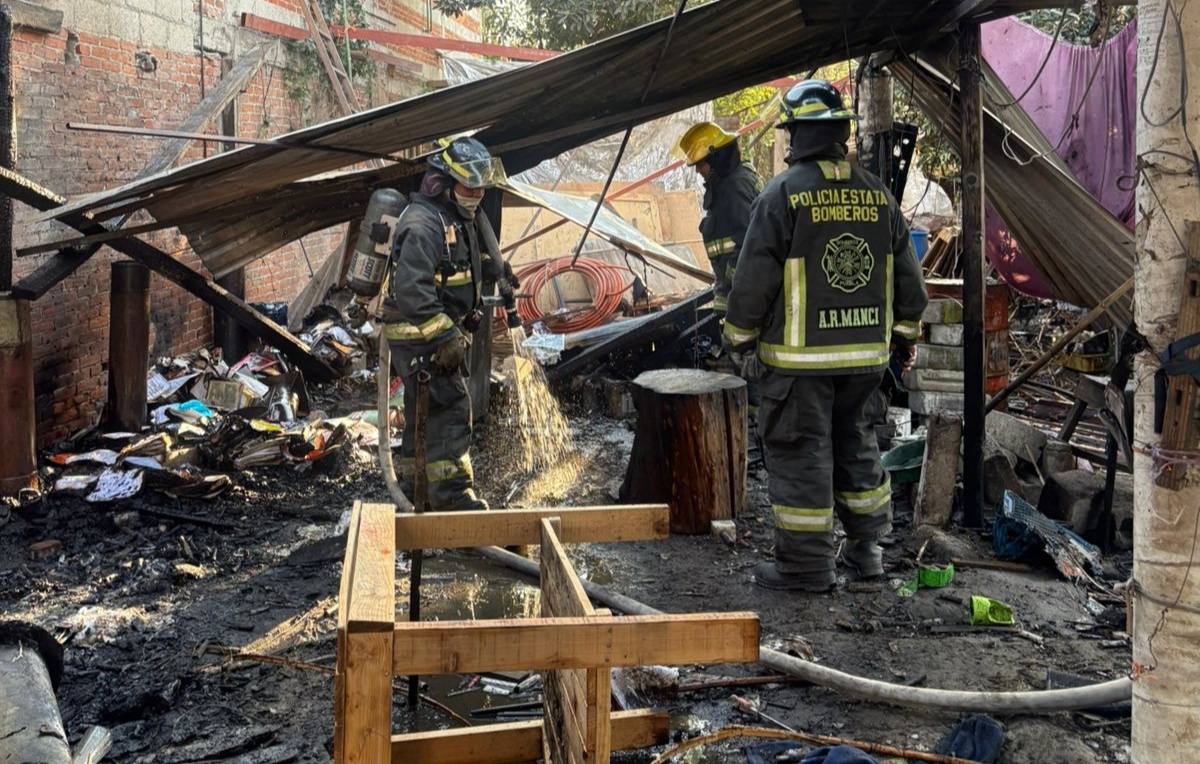 Explota una casa con pirotecnia en San Martín Zoquiapan