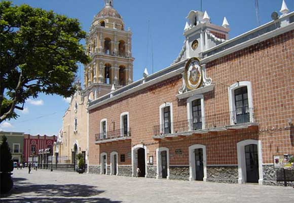 Atlixco firma convenio con Huaquechula para disposición de residuos en su relleno sanitario