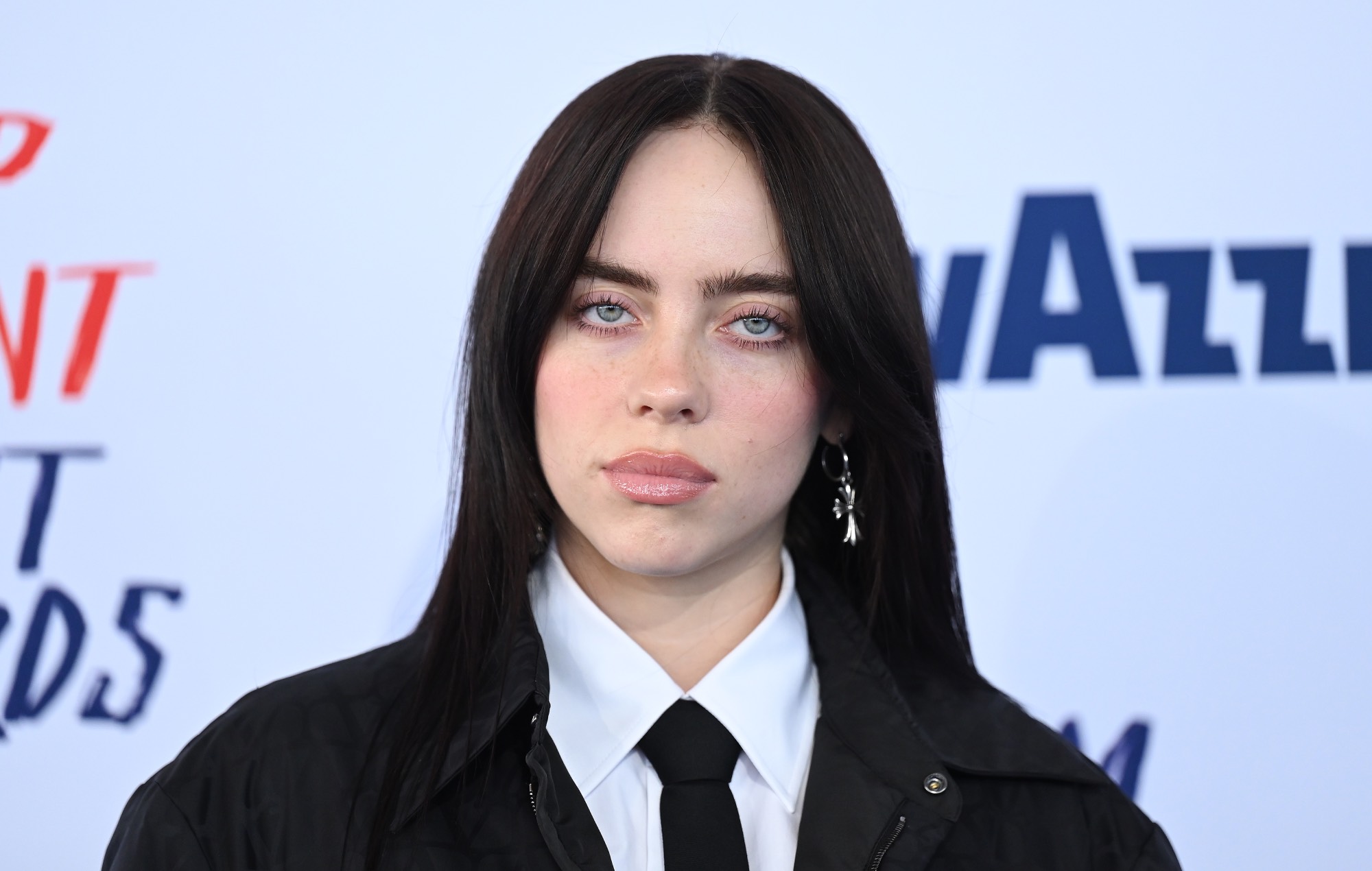 Billie Eilish califica al ICE como un grupo terrorista financiado y respaldado por el gobierno