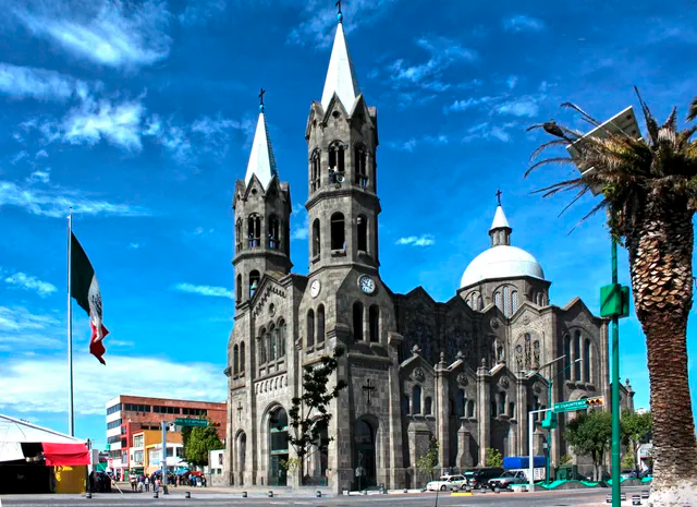 Sujetos desconocidos asaltan capilla de Apizaco y retienen a feligreses