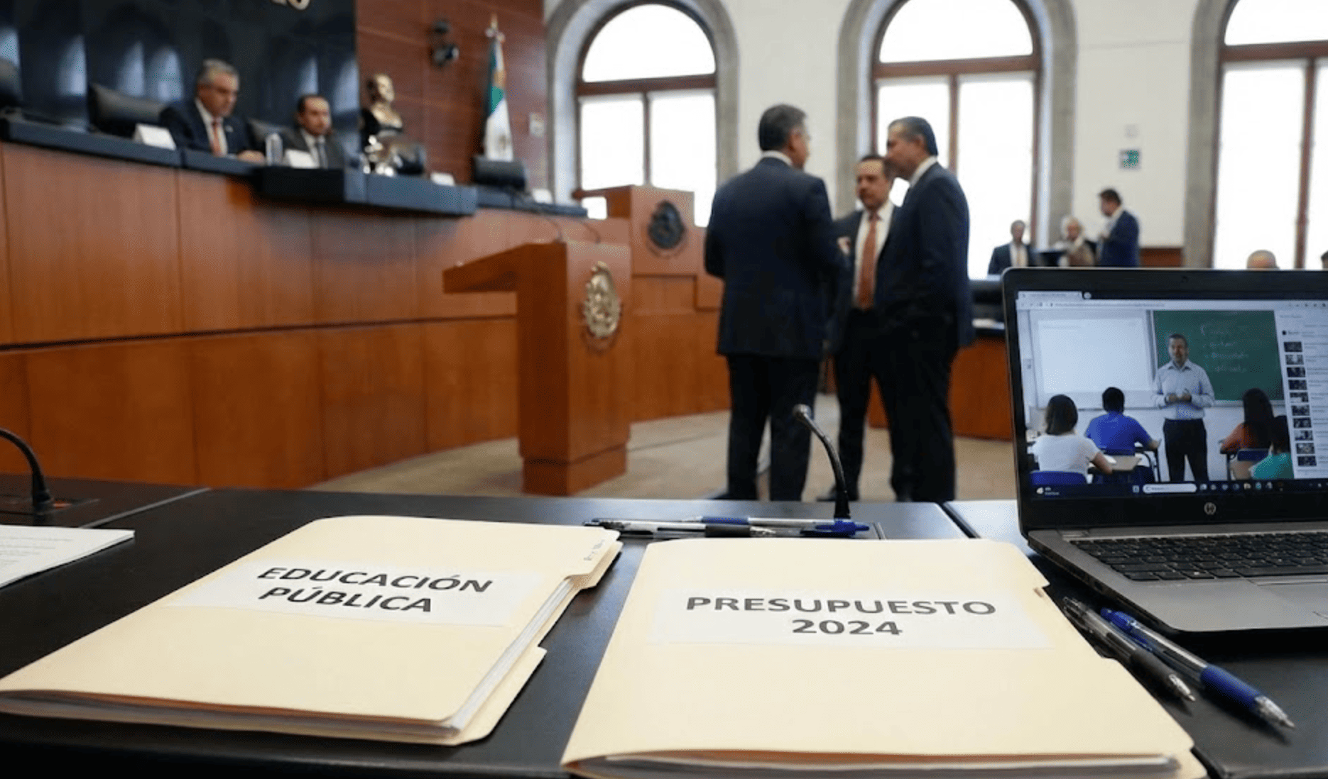 Senadores estudian con dinero público: el Senado gastó 5.8 mdp en cursos y diplomados