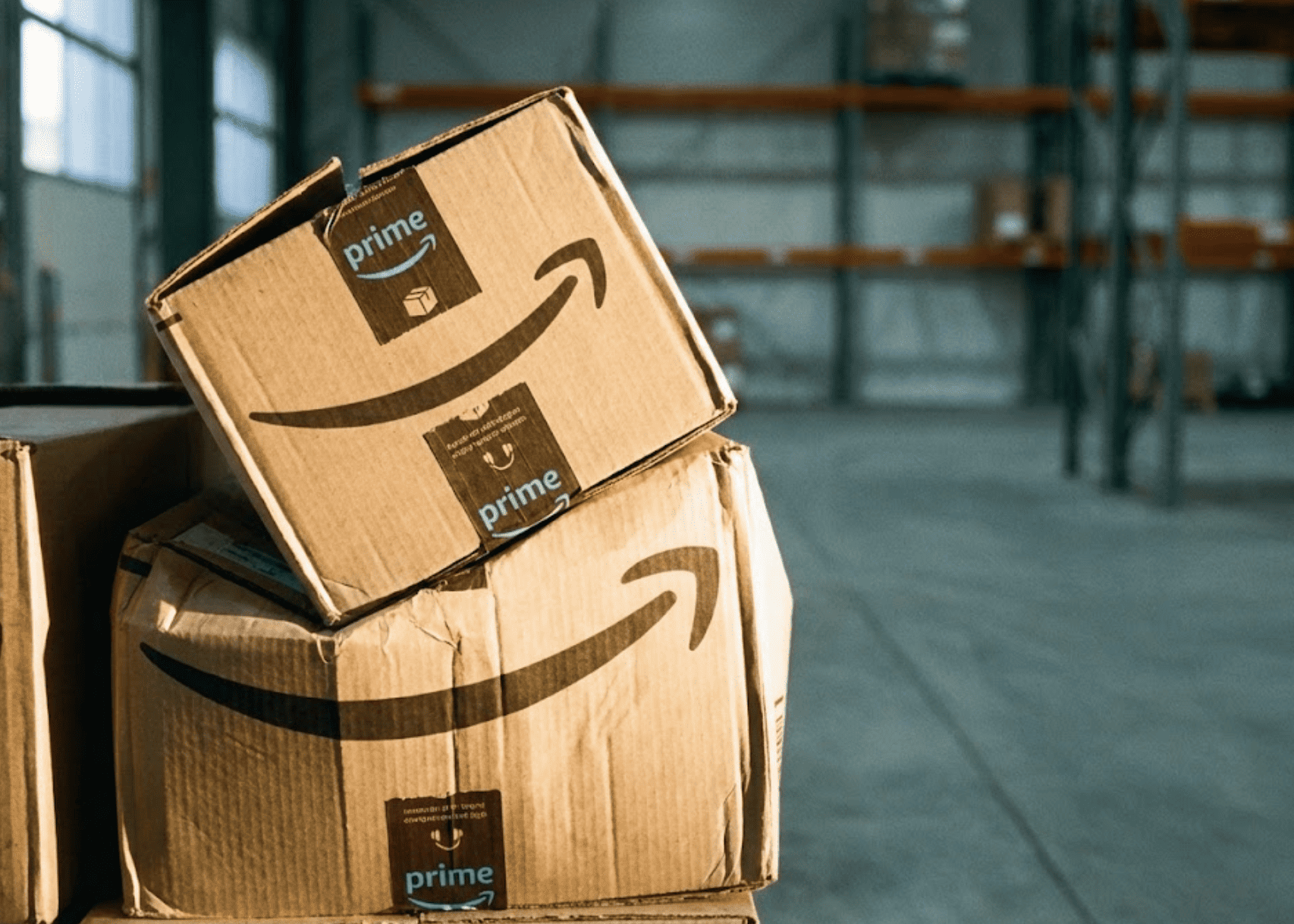 Empresas en EU recortan personal y frenan contrataciones ante costos y volatilidad