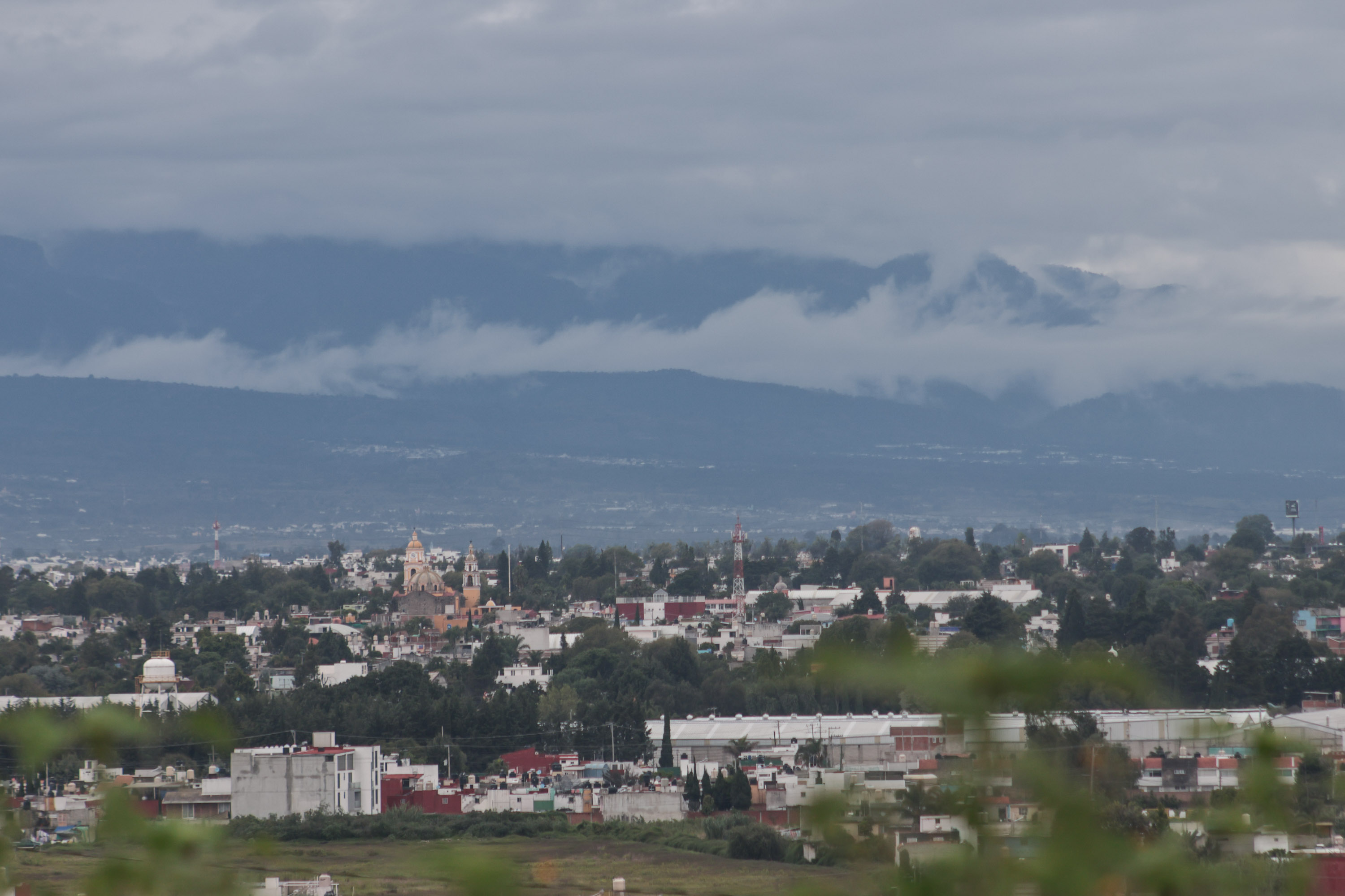 Con cielo nublado y posibles lluvias en Puebla transcurrirá este sábado 