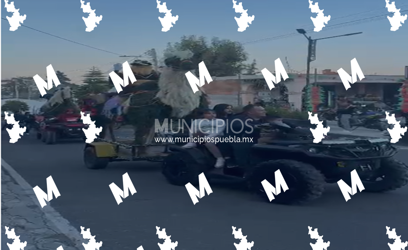 Los Reyes Magos entregan regalos en una comunidad Chiautzingo