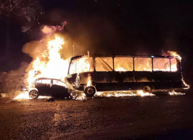 Cuatro muertos y 11 heridos deja choque e incendio de autobús en la federal México-Cuernavaca