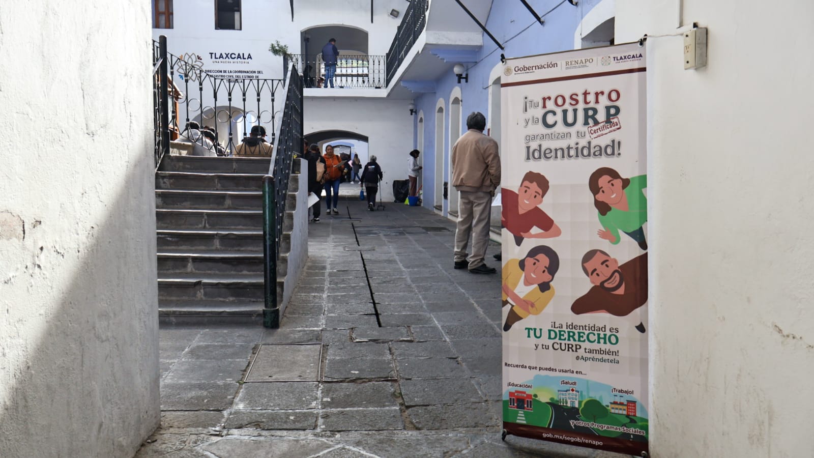 Alta afluencia por trámite de la CURP biométrica en Tlaxcala