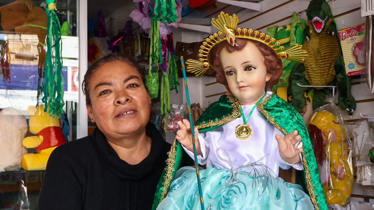 Confección de ropones preserva la fe y la tradición en Totolac