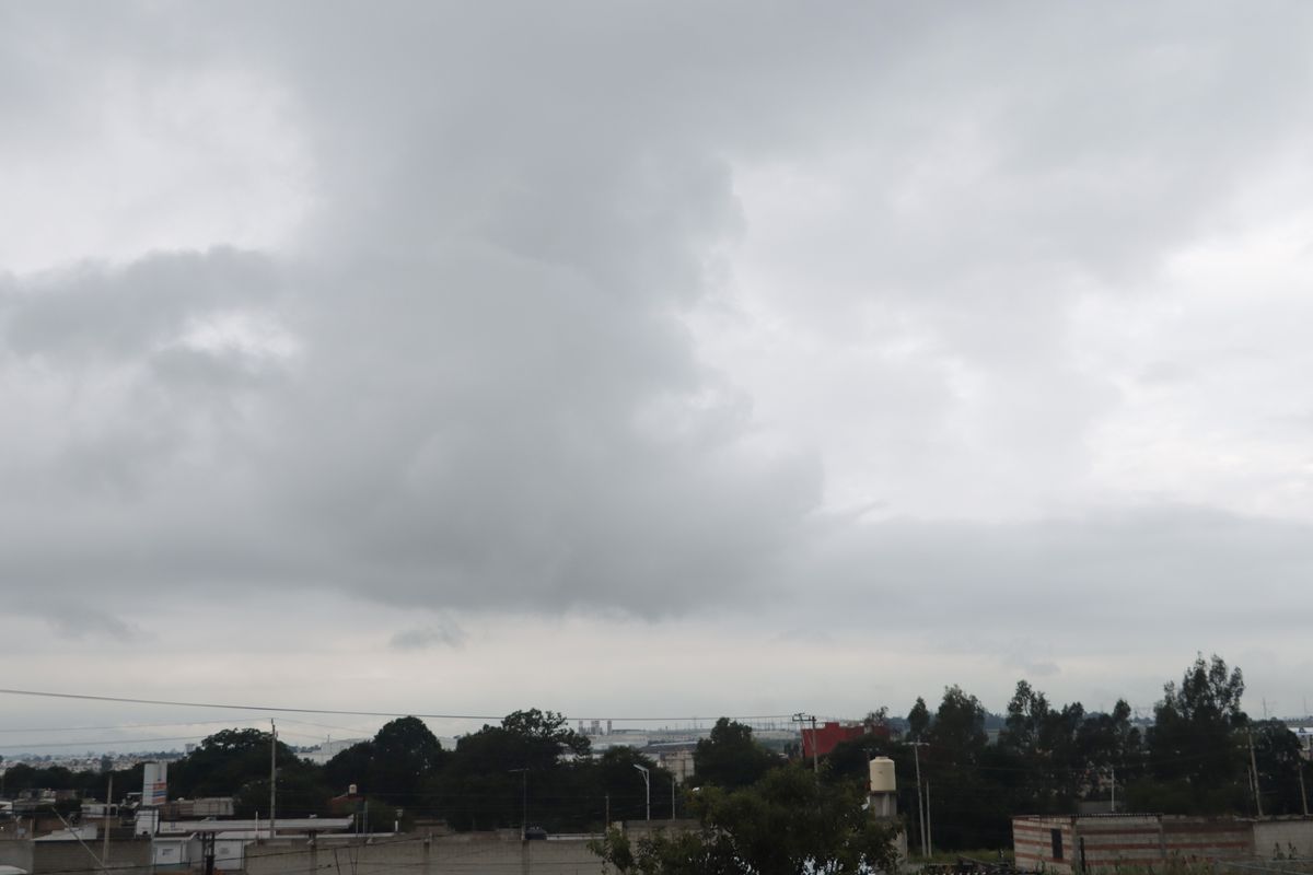 Prevé PC lluvias y actividad eléctrica en cinco regiones de Puebla para este viernes
