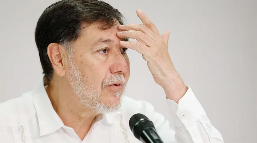 Fernández Noroña regresa a México en primera clase tras vacaciones en Europa