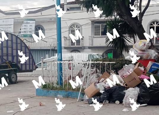 Vecinos de Texmelucan exigen retiro de basura tras fiesta patronal del 6 de enero
