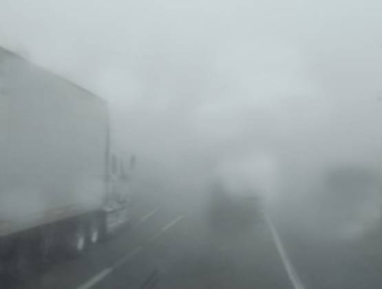 Neblina reduce visibilidad casi a cero en las Cumbres de Maltrata