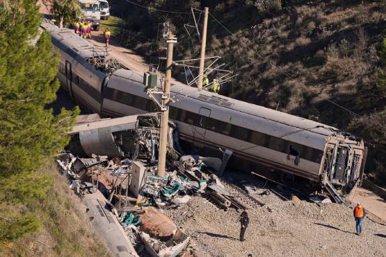 Convocan huelga nacional de maquinistas en España tras mortales accidentes ferroviarios