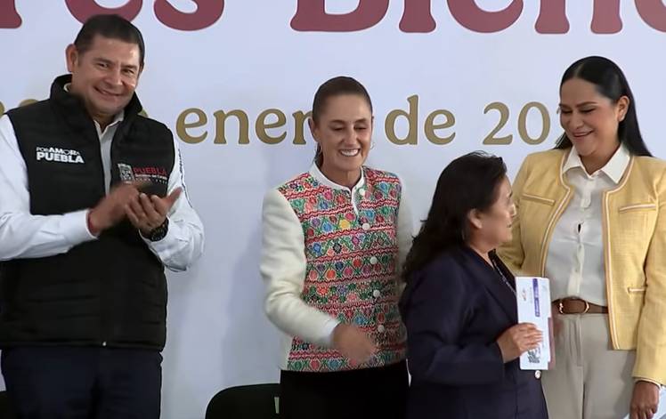 EN VIVO Sheinbaum encabeza entrega de tarjetas de la Pensión Mujeres en Acatzingo