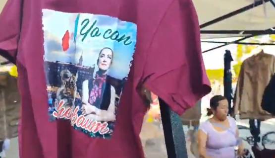 En Acatzingo comerciantes aprovechan visita de Sheinbaum para vender camisetas con su imagen