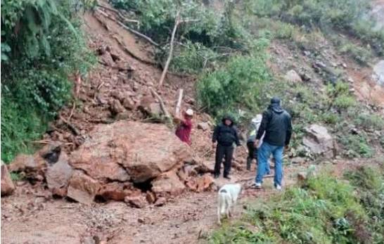 Lluvias dejan deslaves en Xochitlán de Vicente Suárez