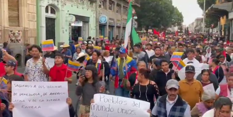 Organizaciones en Puebla se manifiestan a favor del pueblo venezolano