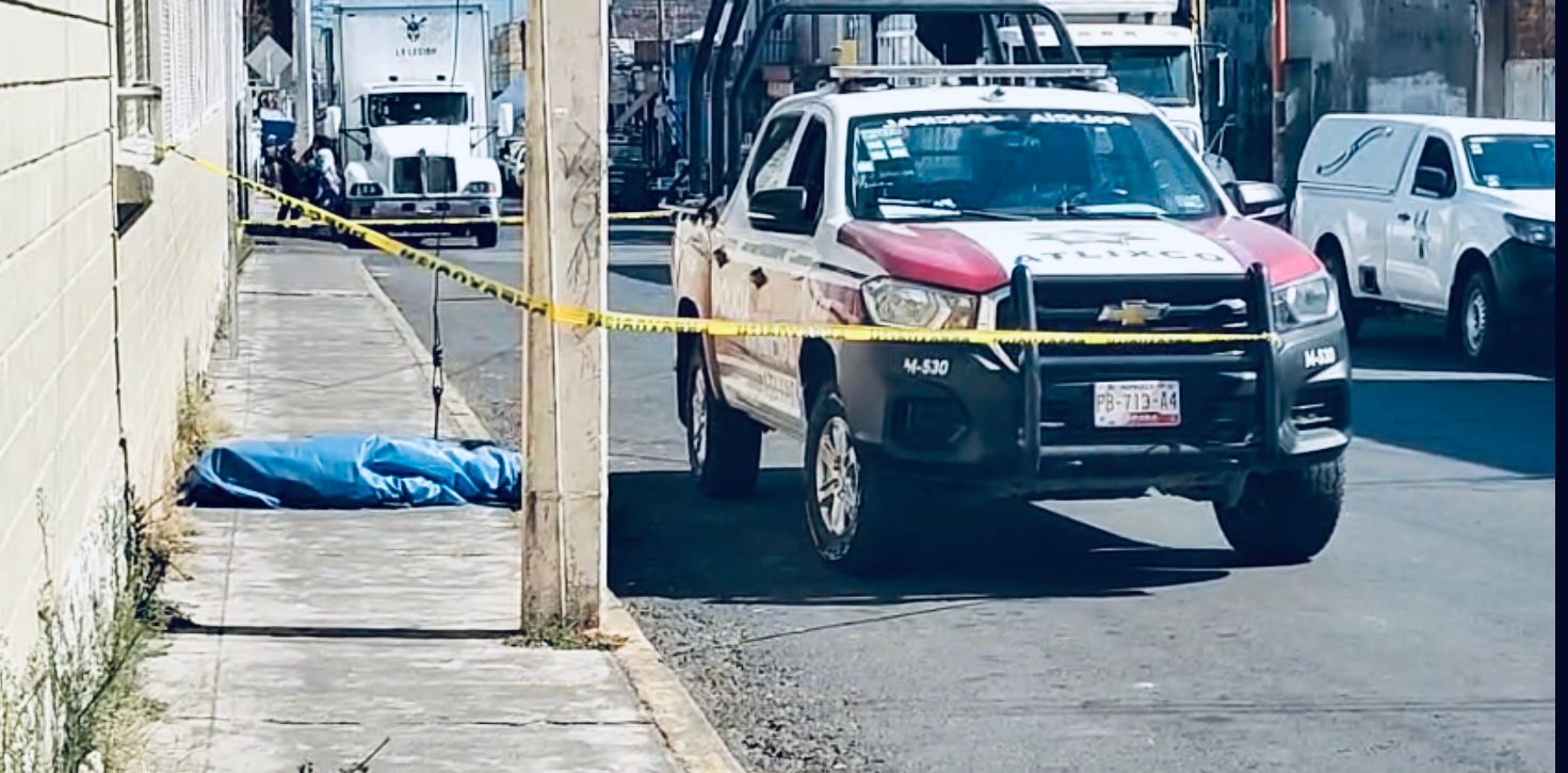 Muere hombre por presunta broncoaspiración en calles de Atlixco