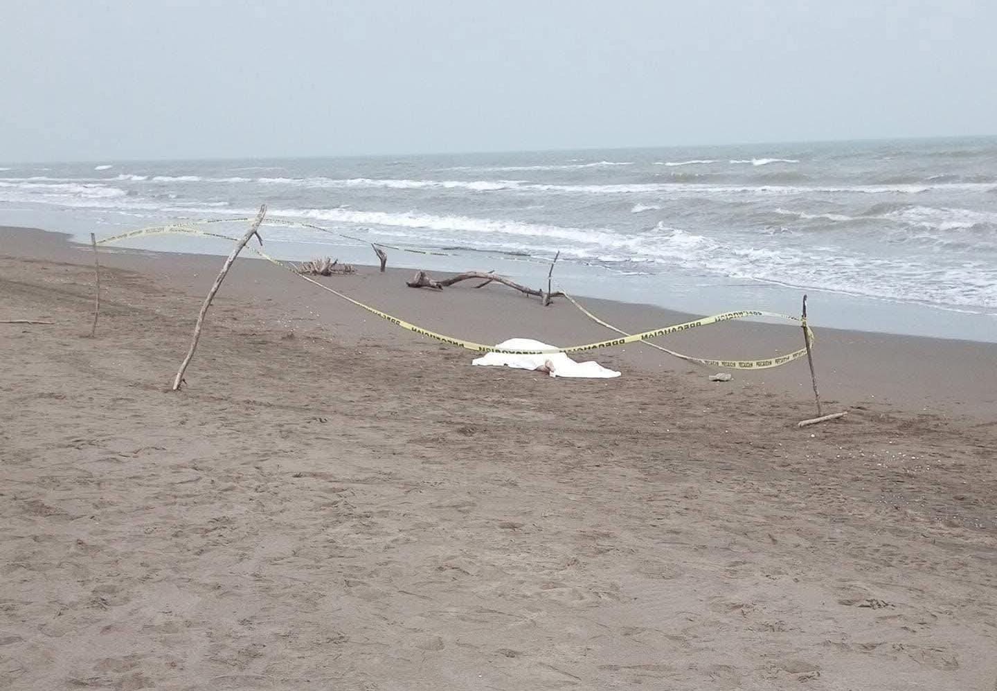 Joven de Teziutlán muere ahogado en Tecolutla; otro sigue desaparecido