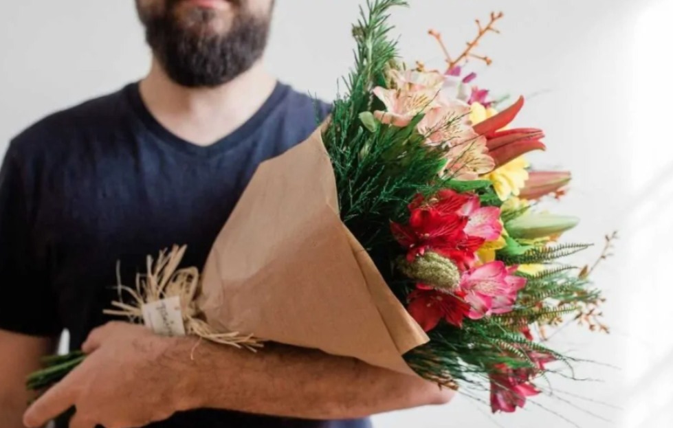 Falsos repartidores de flores asaltan a dos mujeres en la colonia Lomas 5 de mayo 