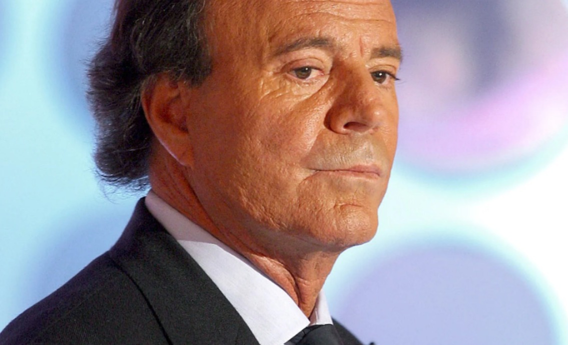 Esas acusaciones de abuso son absolutamente falsas y me causan una gran tristeza: Julio Iglesias 
