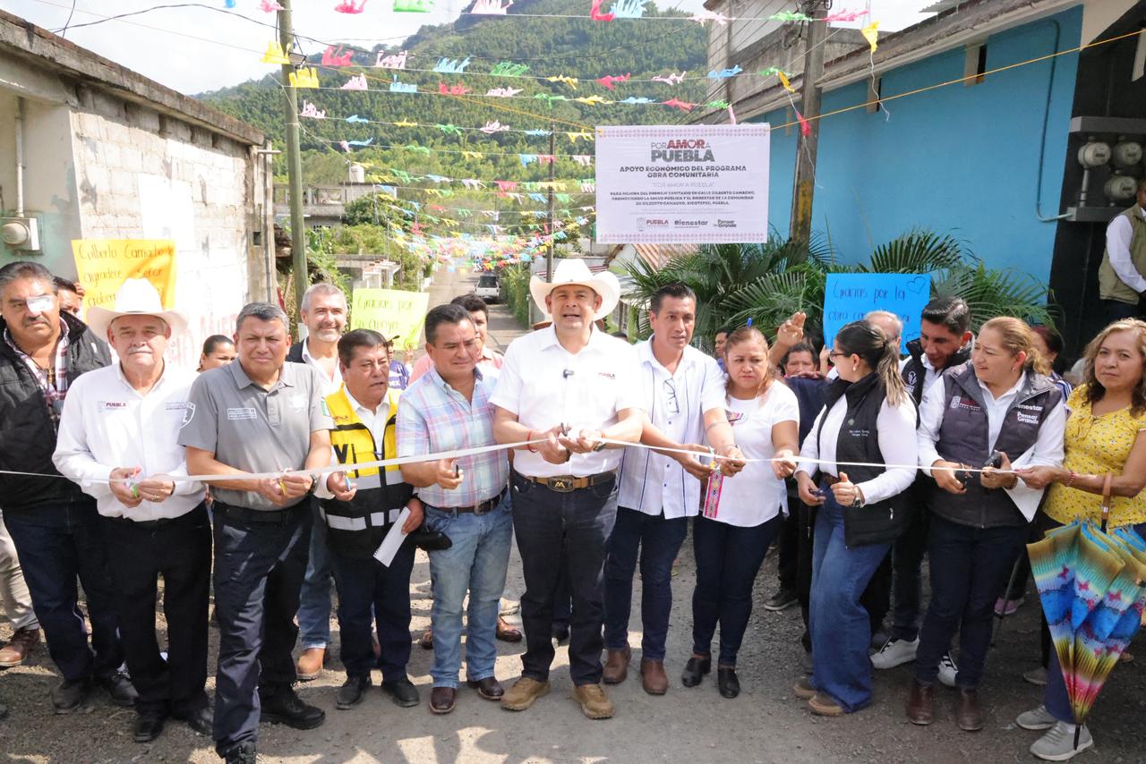Tras contingencia por lluvias, Armenta cumple con módulo de pavimentación en Sierra Norte