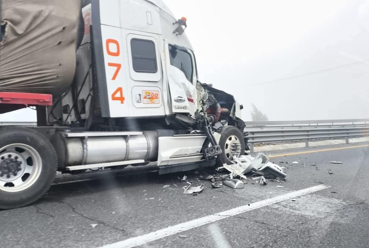 Choque mantiene cierre de autopista Puebla-Orizaba