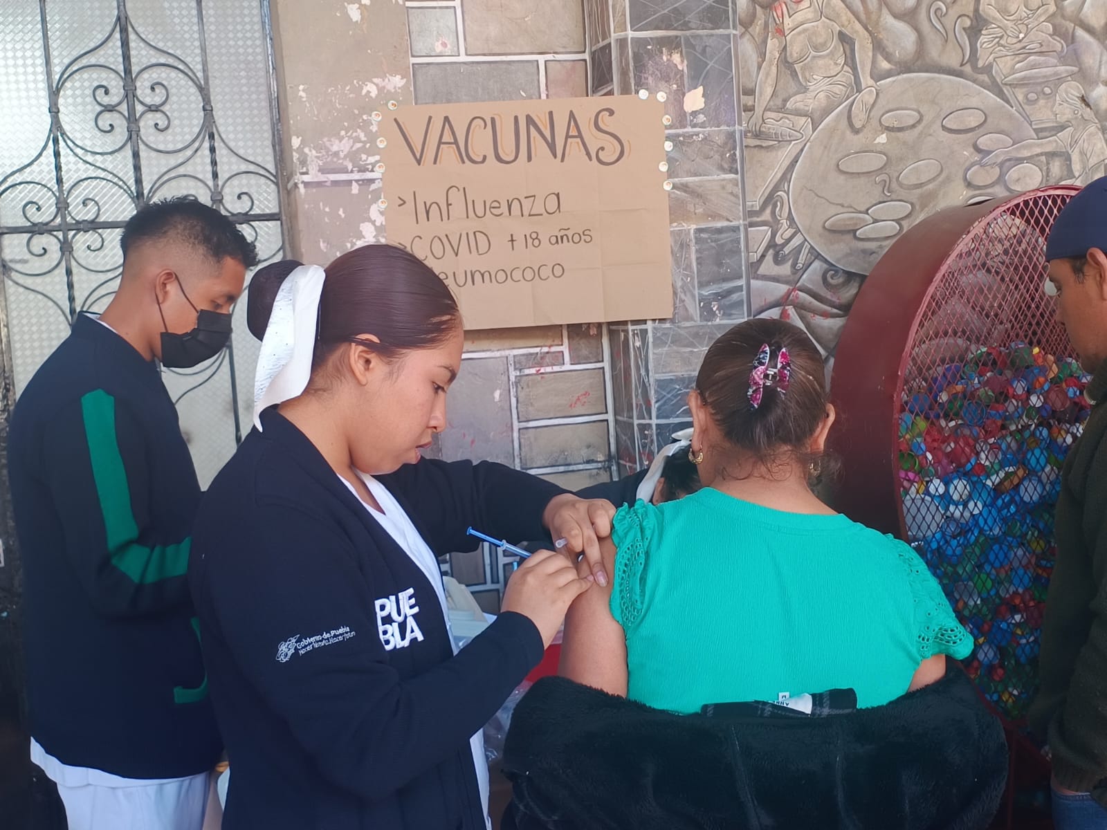 Refuerzan vacunación contra influenza, Covid-19 y neumococo en Tehuacán
