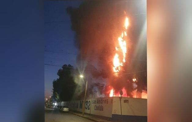Bomberos sofocan incendio en la Técnica 32 en SACH